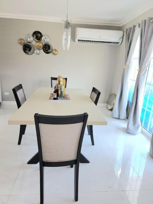 Brand New Luxurious Townhouse In Negrilヴィラ エクステリア 写真