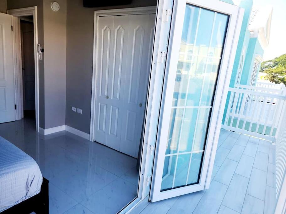 Brand New Luxurious Townhouse In Negrilヴィラ エクステリア 写真
