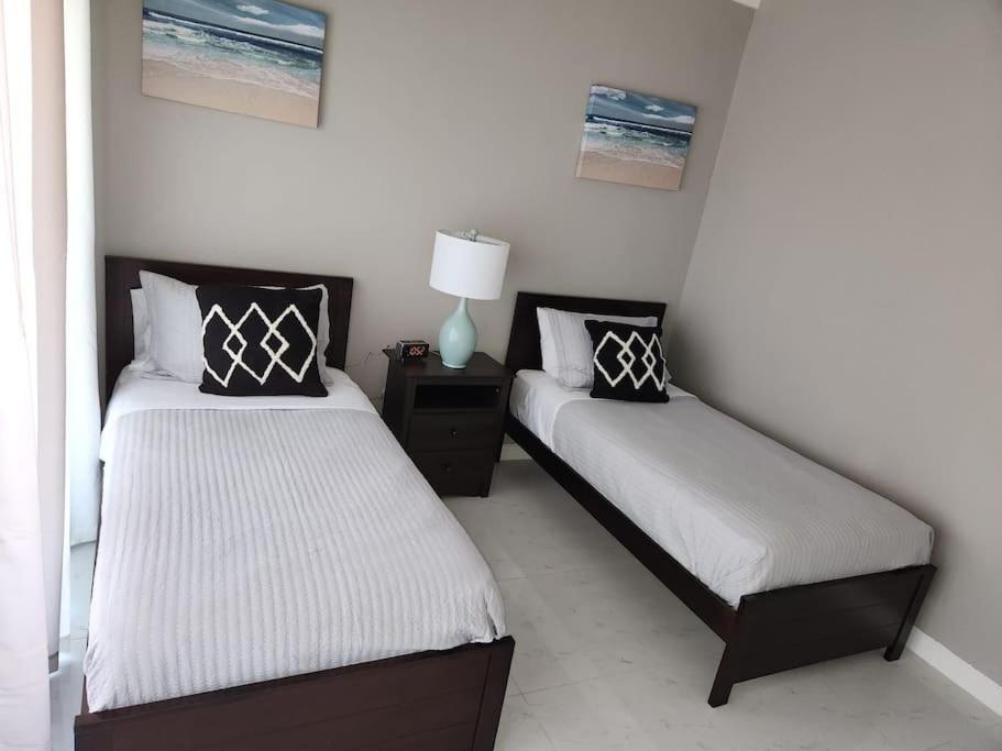 Brand New Luxurious Townhouse In Negrilヴィラ エクステリア 写真