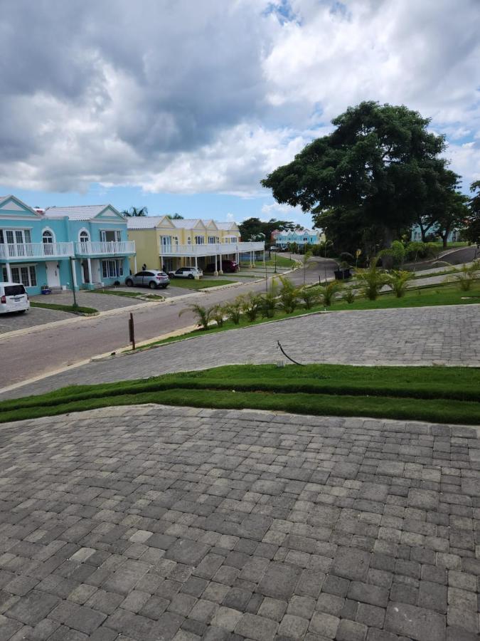 Brand New Luxurious Townhouse In Negrilヴィラ エクステリア 写真